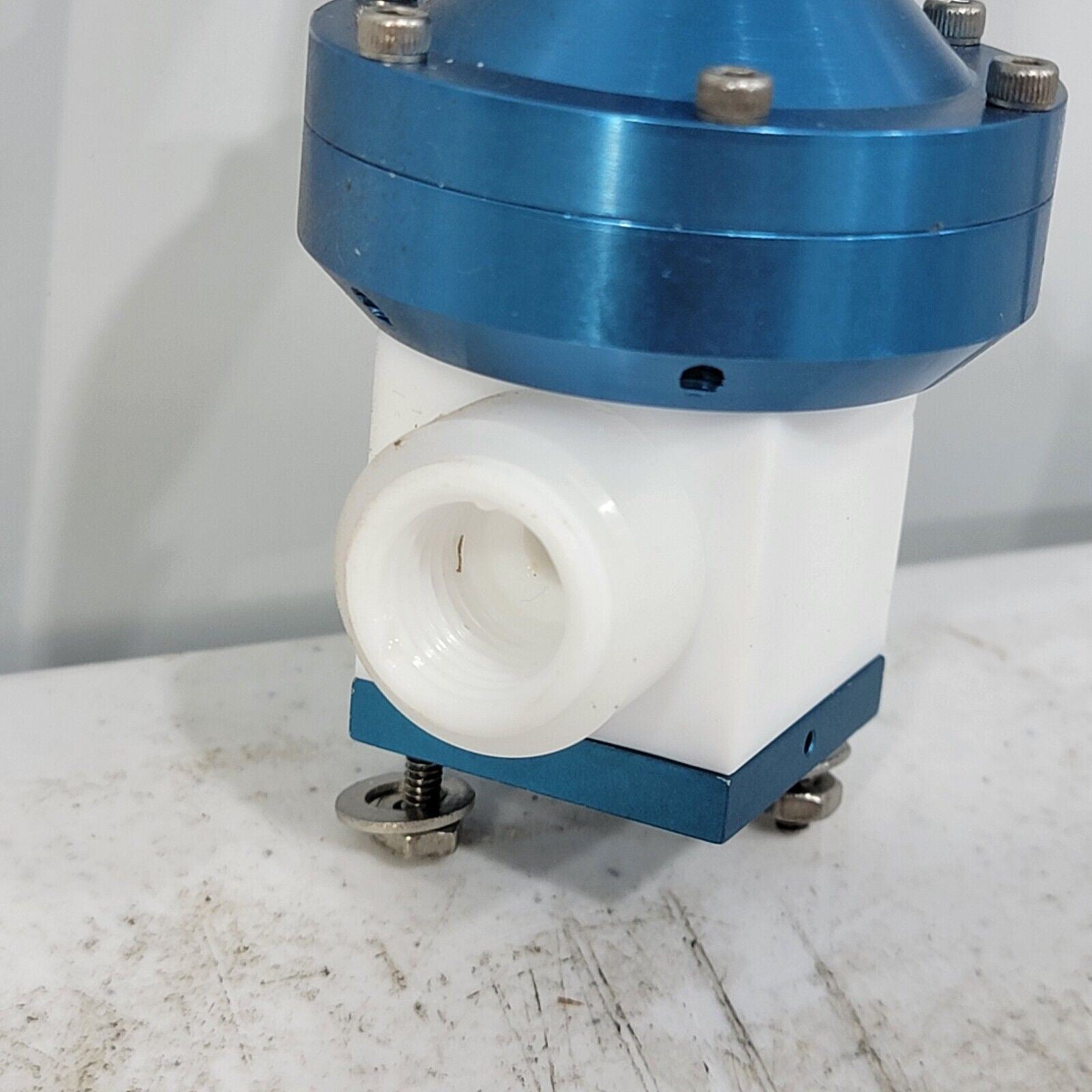 Optimizing Ultra-High Purity (UHP) Pressure Regulation with the PR-1 Series PTFE Fluoropolymer Regulator
