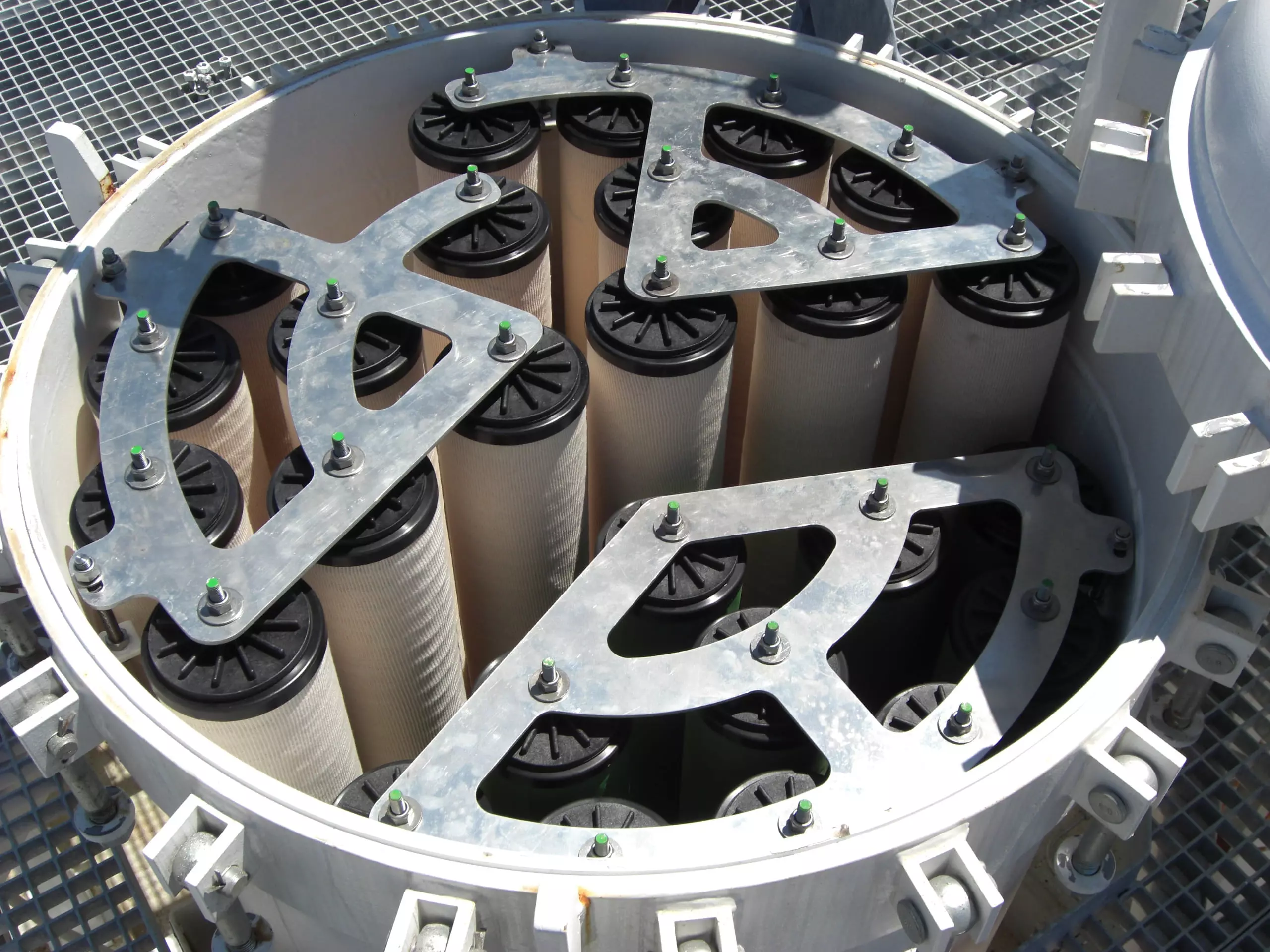 Enhancing Fuel Efficiency and Safety with Parker’s PTFE Screen Separator Cartridges